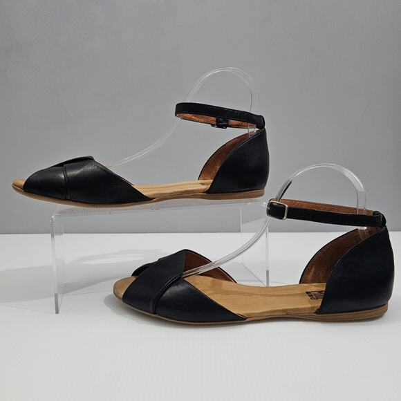 NEW Miz Mooz Kendria Sandal Womens EU 41 Black Leather Ankle Strap Open Toe Flat - Picture 2 of 13